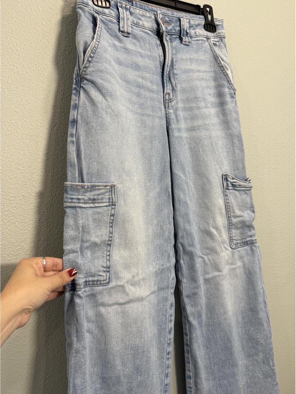 American Eagle Super High Rise Baggy Wide-leg Cargo Jean - Women's 28 - Picture 3 of 7
